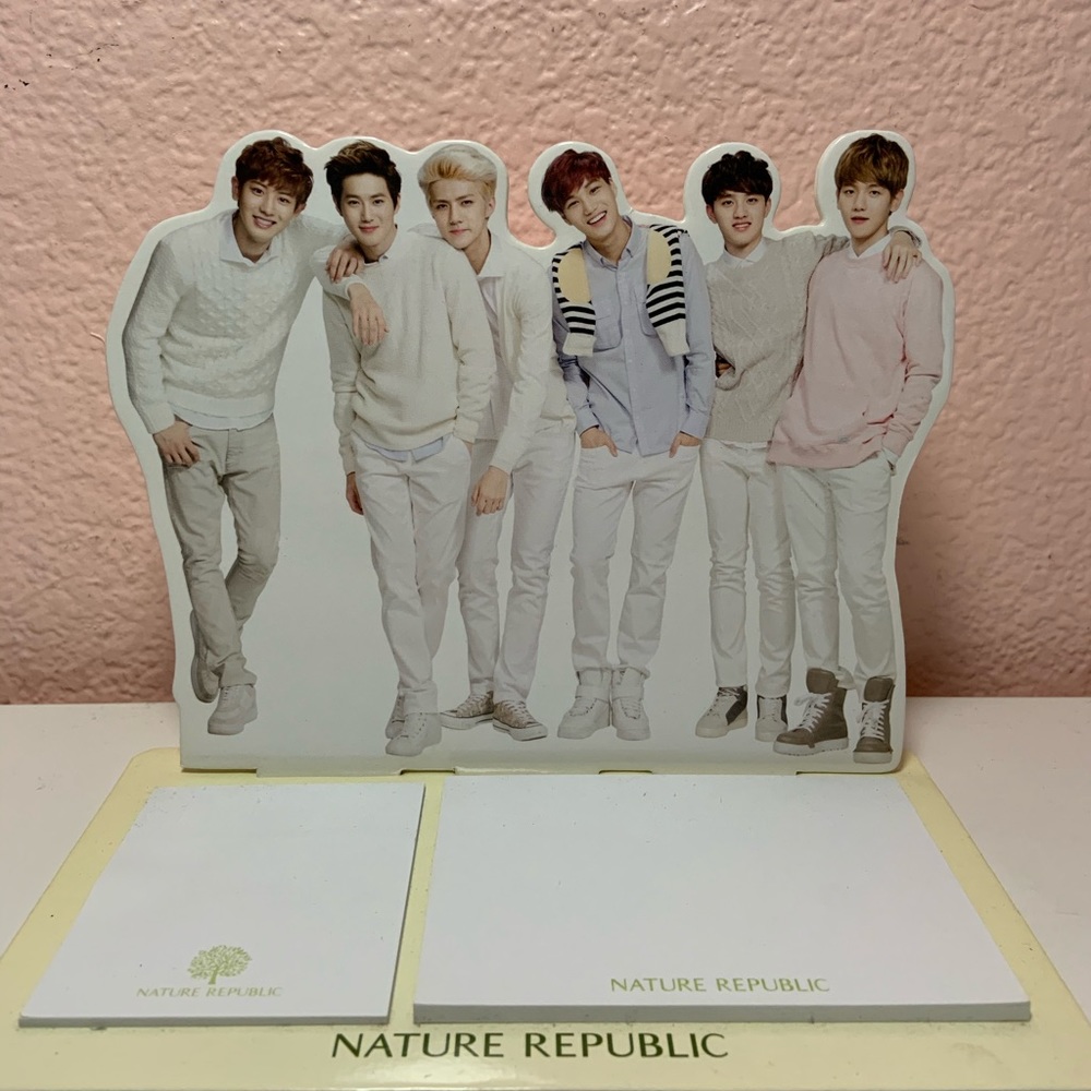 EXO GROUP STANDEE +post it notes - Picture 3 of 3